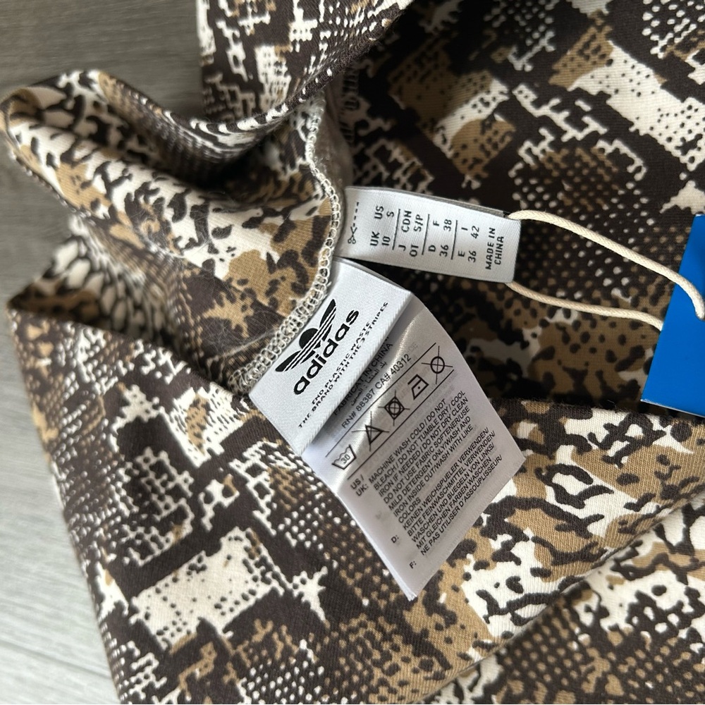 Adidas Originals Women´s Size Small Short Trefoil Leggings Snake Print Shorts - Picture 5 of 11